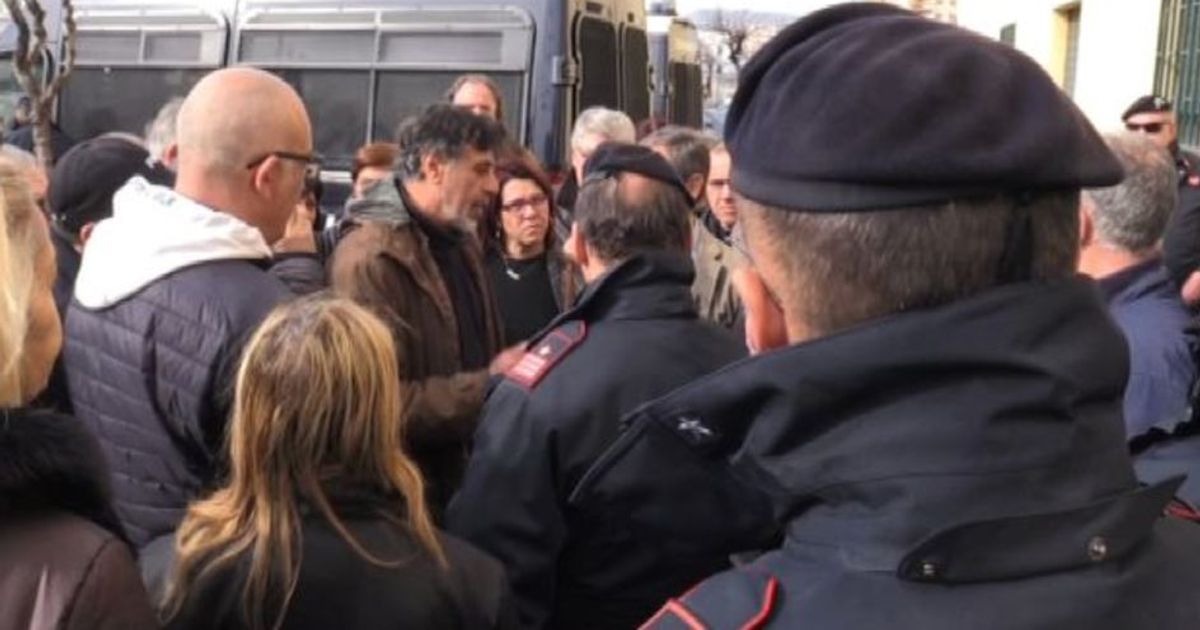 Napoli, Bmw contro sit-in: un morto e 2 feriti. Fermato il pirata