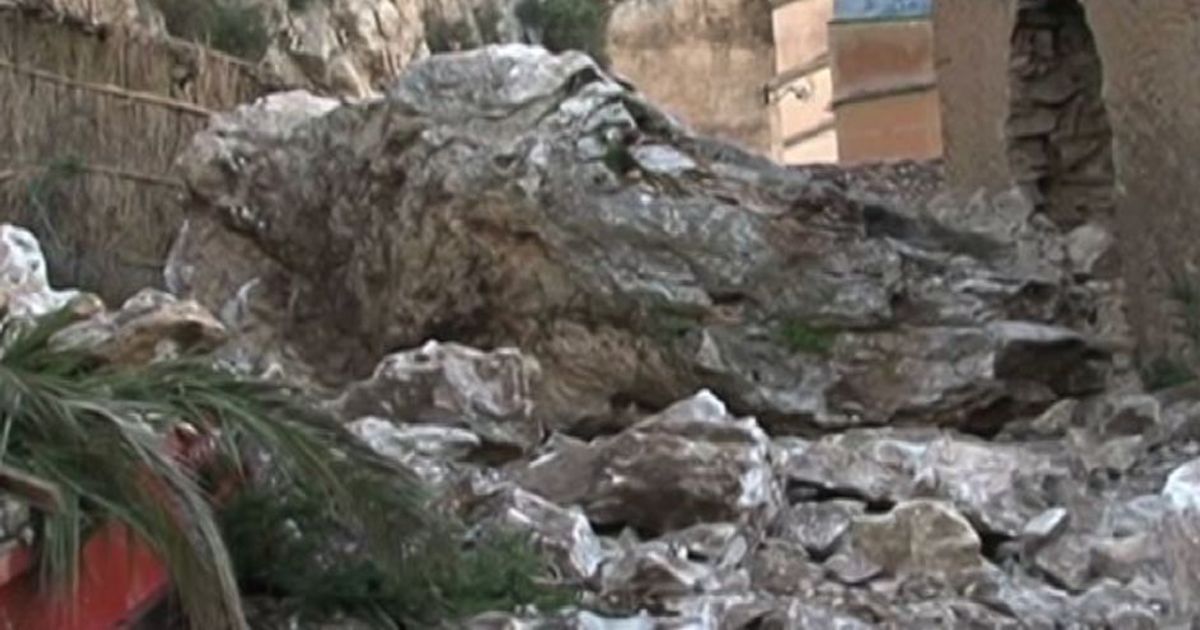 Crolla costone roccioso nel palermitano, sgomberate 3 case