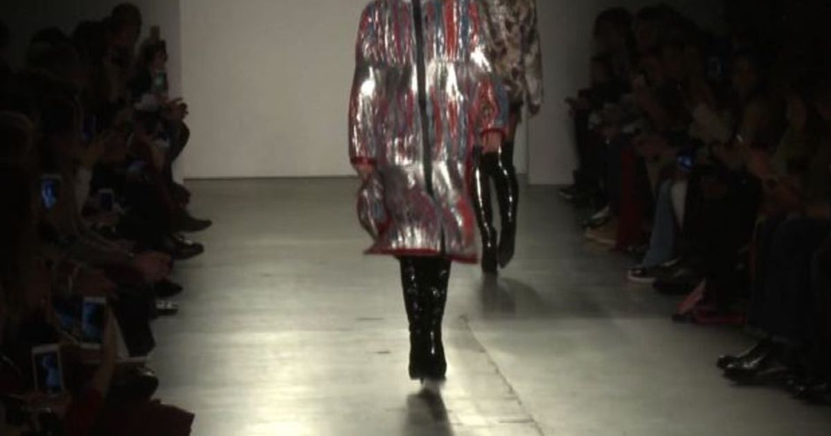 Moda New York, Custo sceglie colori metallici e iridescenti