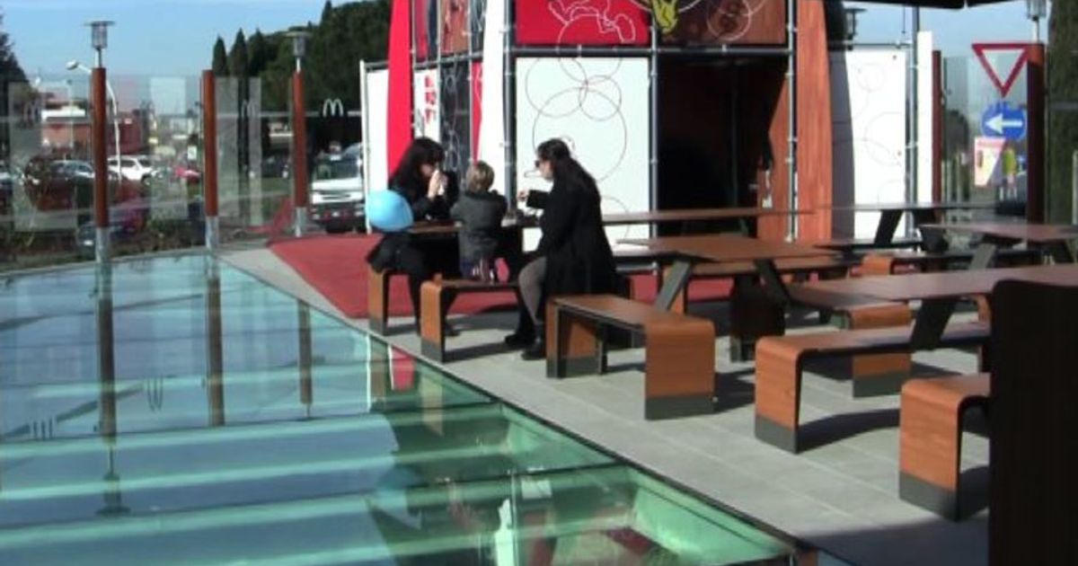 Una strada romana sotto il McDonald8217s alle porte della Capitale