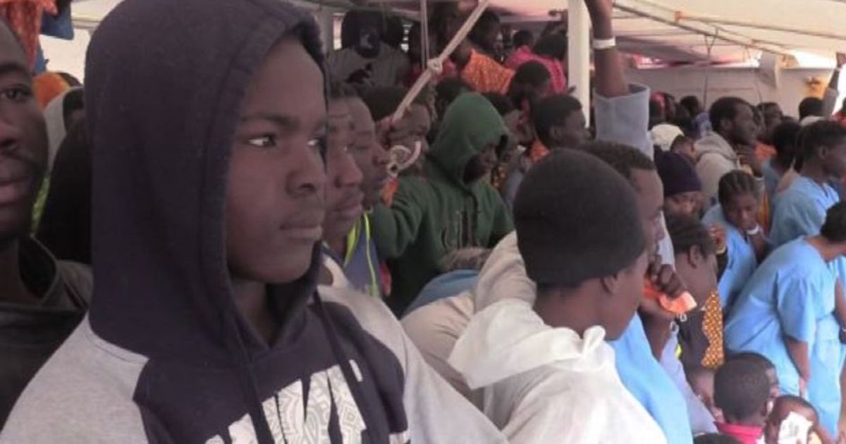 Soccorsi da Ong spagnola 324 migranti dall’Africa occidentale