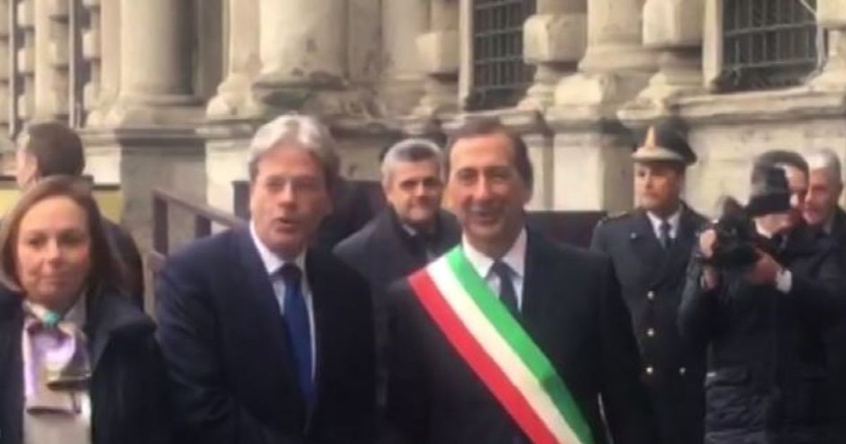 Gentiloni a Milano: arrivo a Palazzo Marino con Sala e prefetto