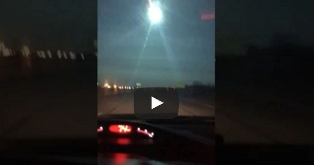 E all’improvviso piove un gigantesco meteorite dal cielo