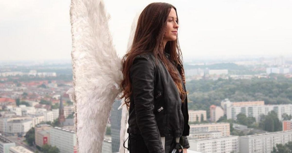 Alanis Morissette: ladri in casa le rubano quasi 2 milioni di preziosi