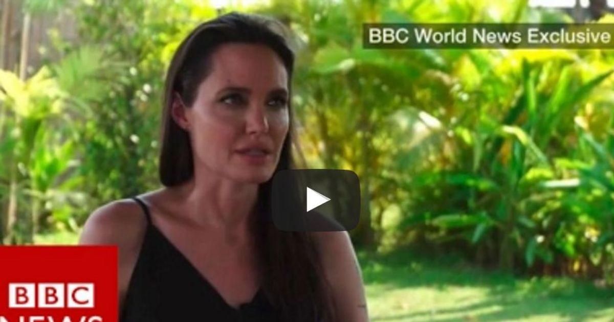 Angelina Jolie si commuove parlando di Pitt: ‘Saremo sempre una famiglia’