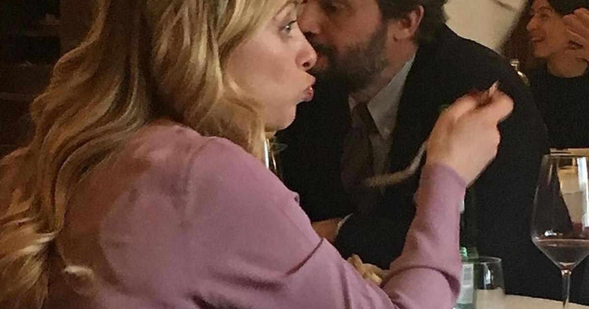 Asia Argento attacca la Meloni su Instagram: “Schiena lardosa”