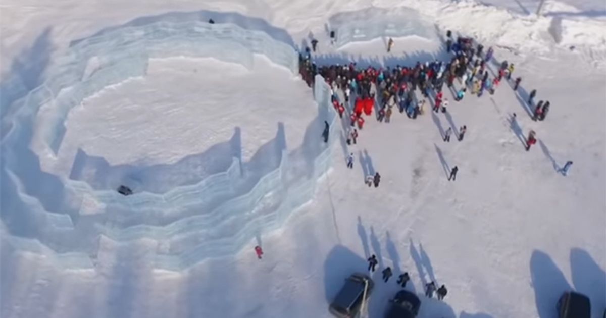 La prima biblioteca di ghiaccio si trova in Siberia