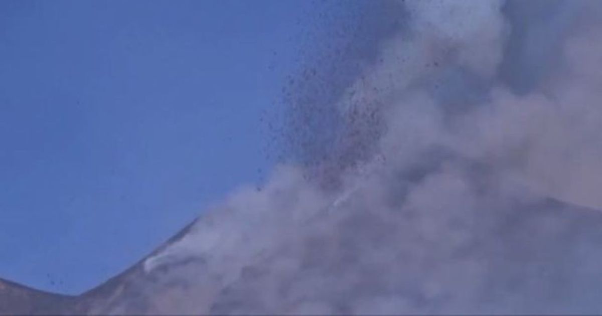 L’Etna continua a mostrare i muscoli ma sinora senza fare danni