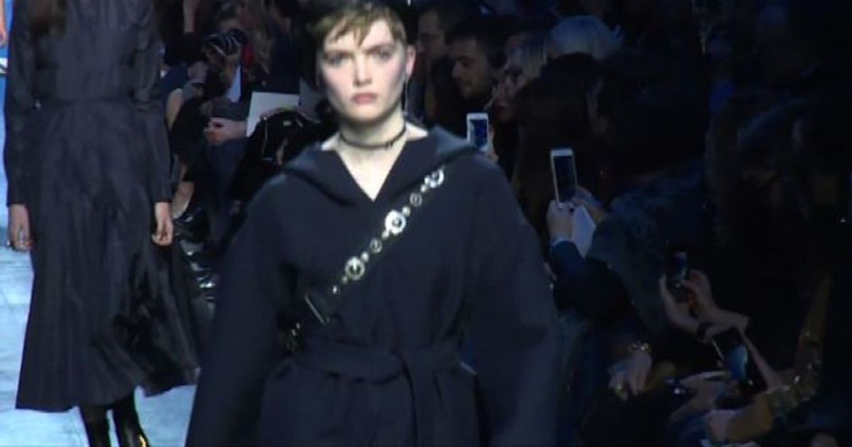 A Parigi sfilano tutte le sfumature del blu di Dior