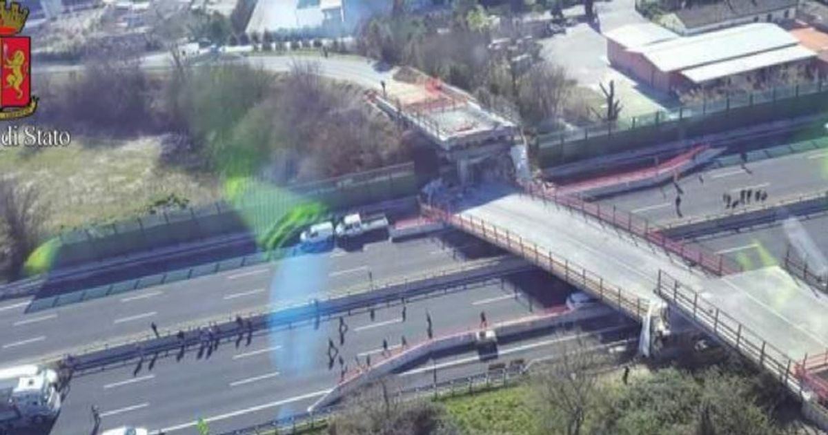 Crolla ponte sull8217A14 travolta un8217auto 2 morti e 2 feriti