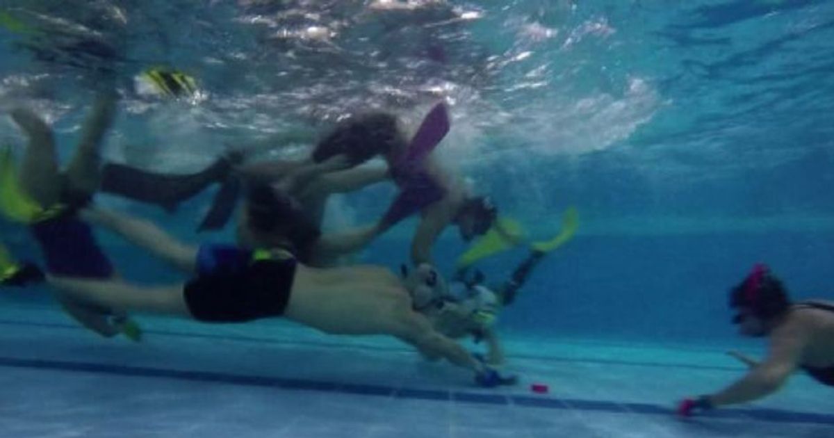 Ad Hong Kong tutti pazzi per l’hockey subacqueo