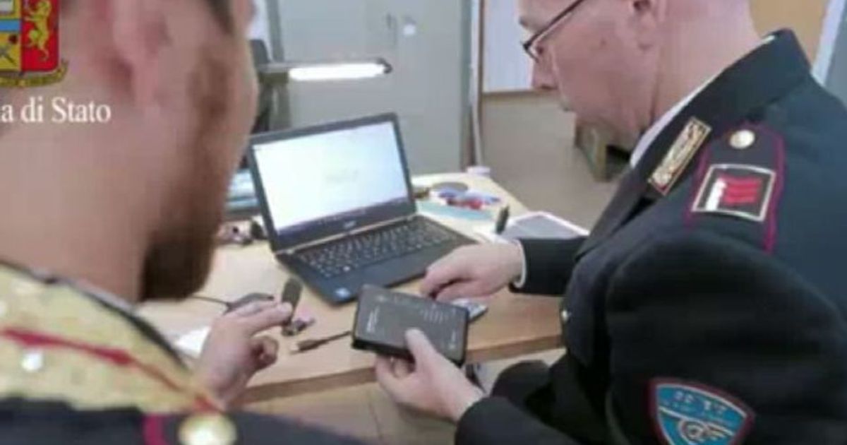 Molestie per ruolo da titolari, arrestati allenatori di calcio