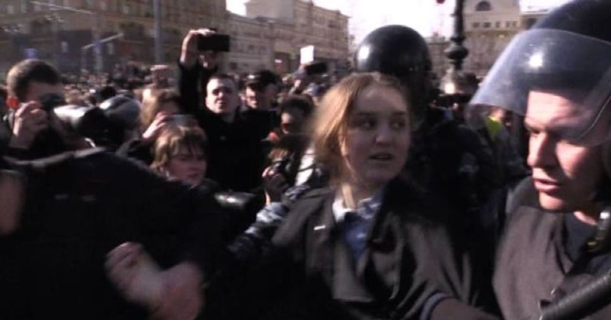 In Russia 700 arresti a corteo anti corruzione, Ue: liberateli