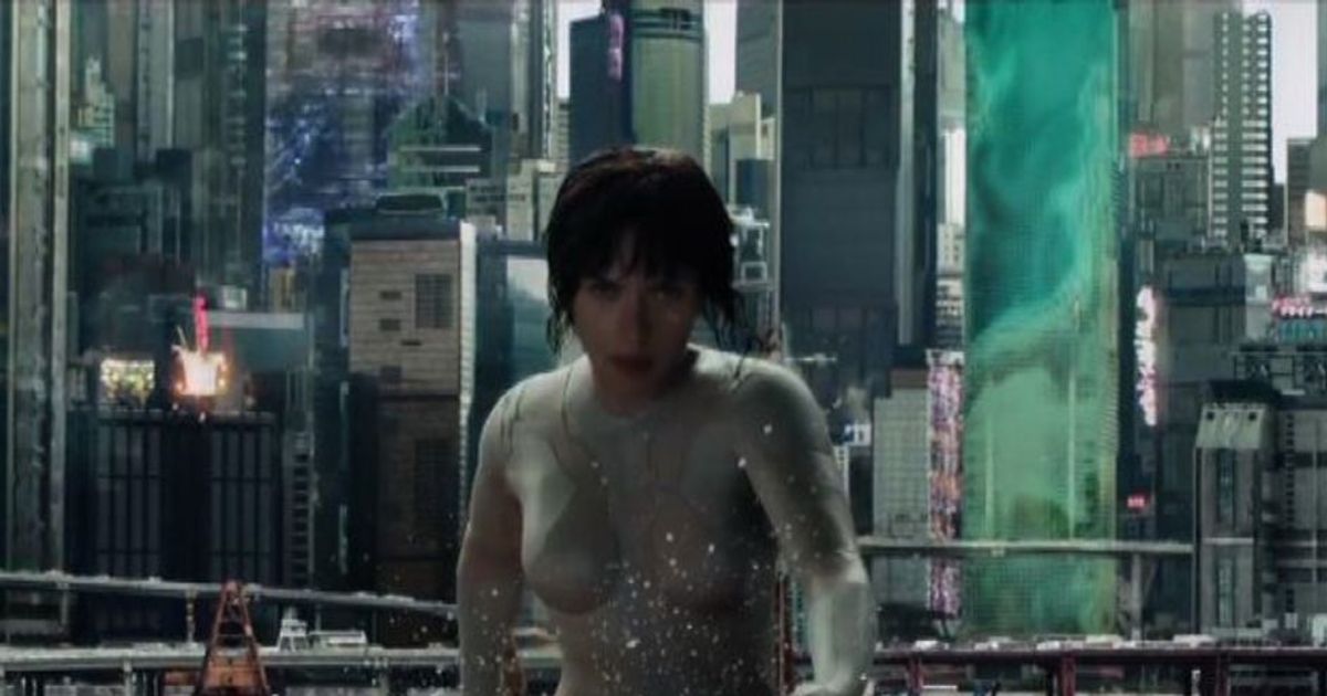 Scarlett Johansson cyborg nel film “Ghost in the Shell”