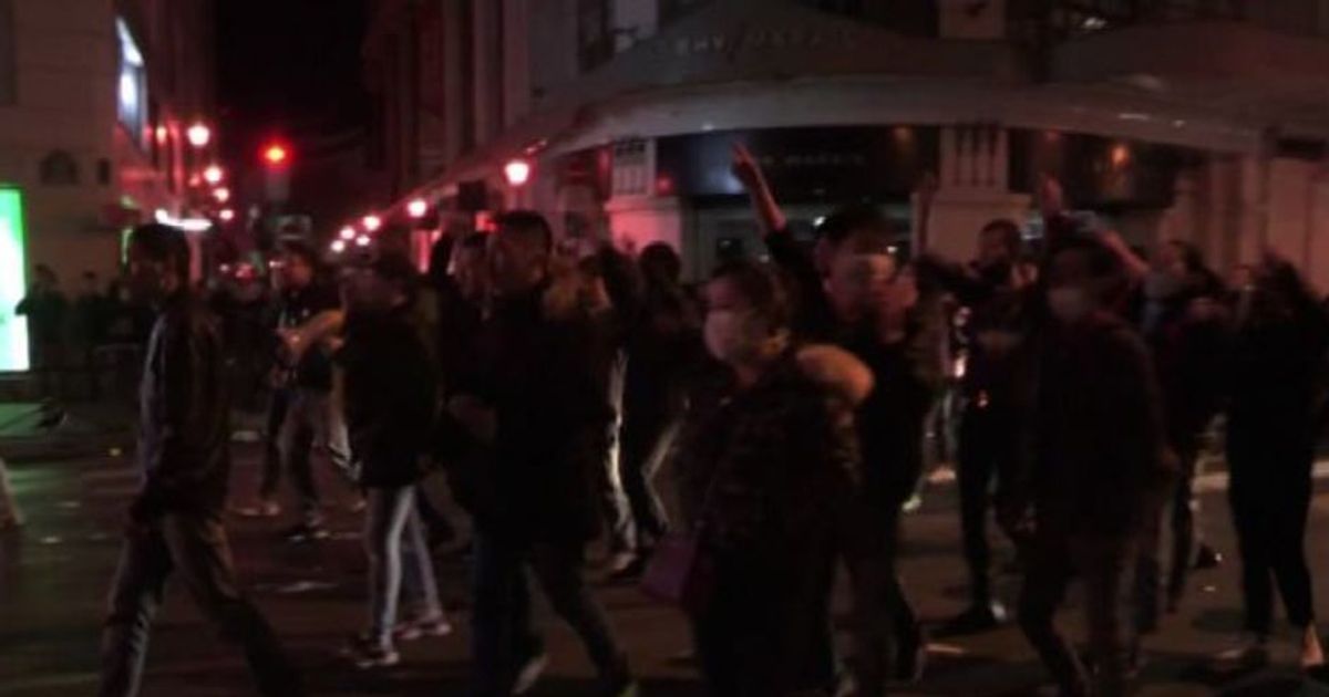 Parigi, terza notte di scontri dopo la morte di un cinese 56enne