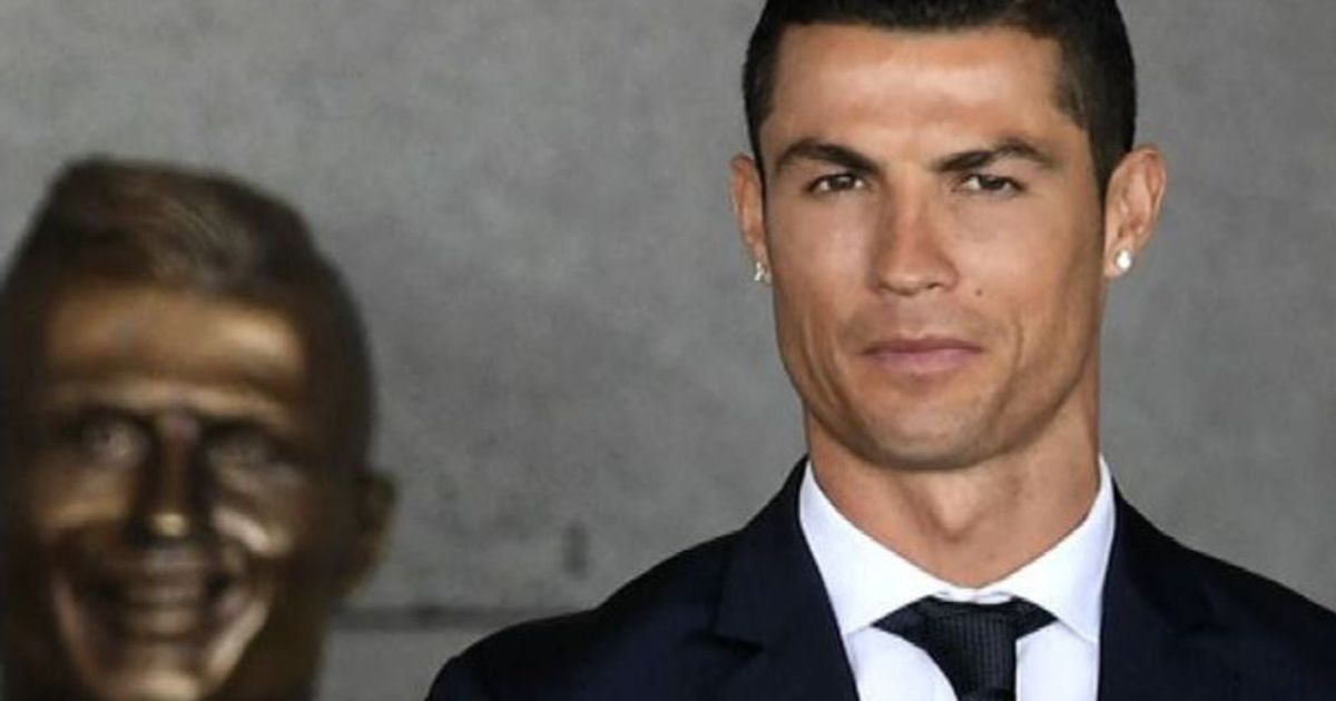 All’aeroporto di Madeira svelato il busto di Cristiano Ronaldo