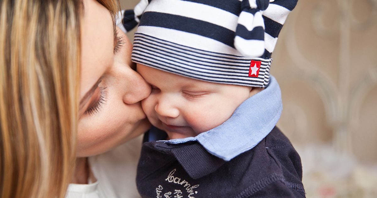 Al colloquio con il figlio di 3 mesi in braccio e viene assunta