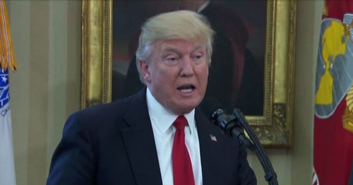 Usa, Trump firma i decreti: siamo in una guerra commerciale