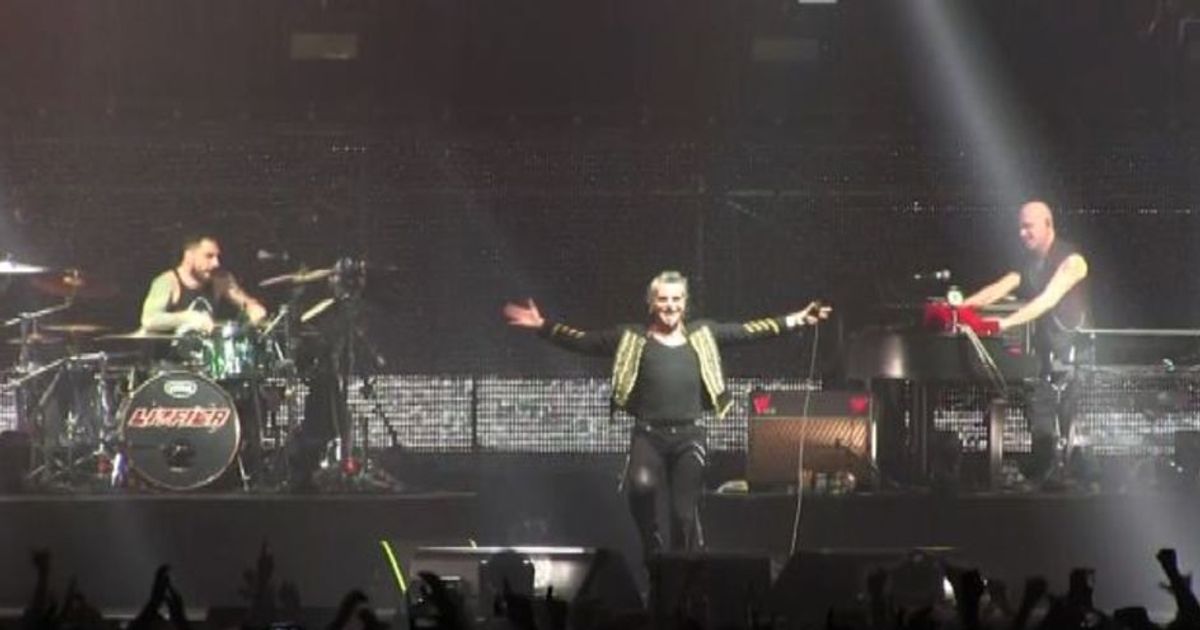 Il rock politico dei Litfiba infiamma il pubblico di Milano