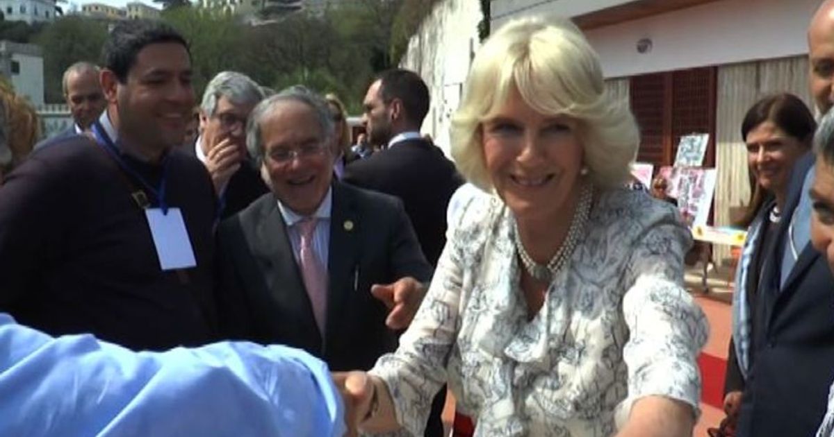Full immersion napoletana per Camilla Parker Bowles