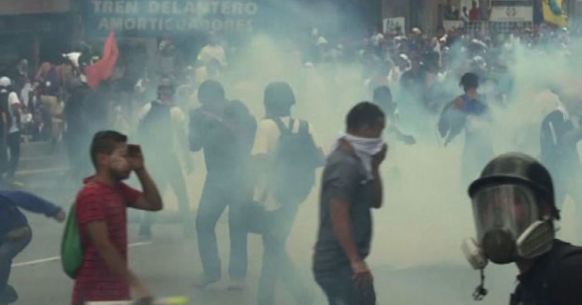 Venezuela, proteste anti-Maduro a Caracas: morto un manifestante