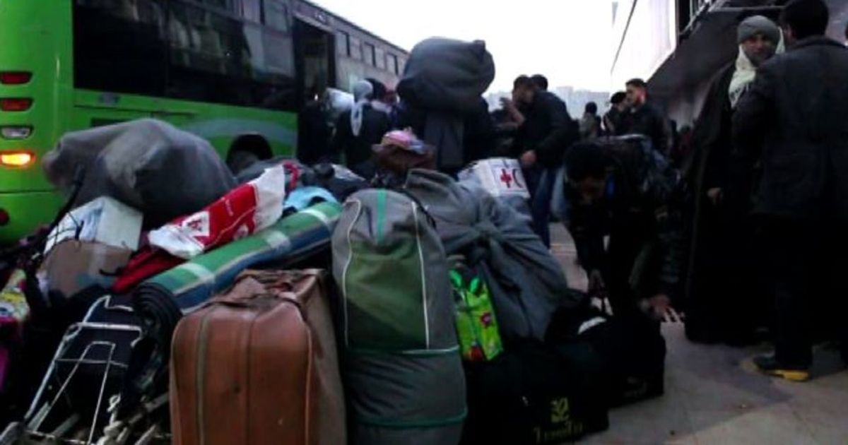In Siria ricomincia l’evacuazione dopo la strage di profughi