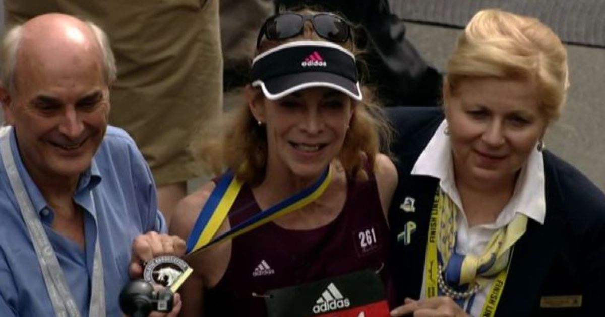La prima donna maratoneta torna a correre a Boston 50 anni dopo