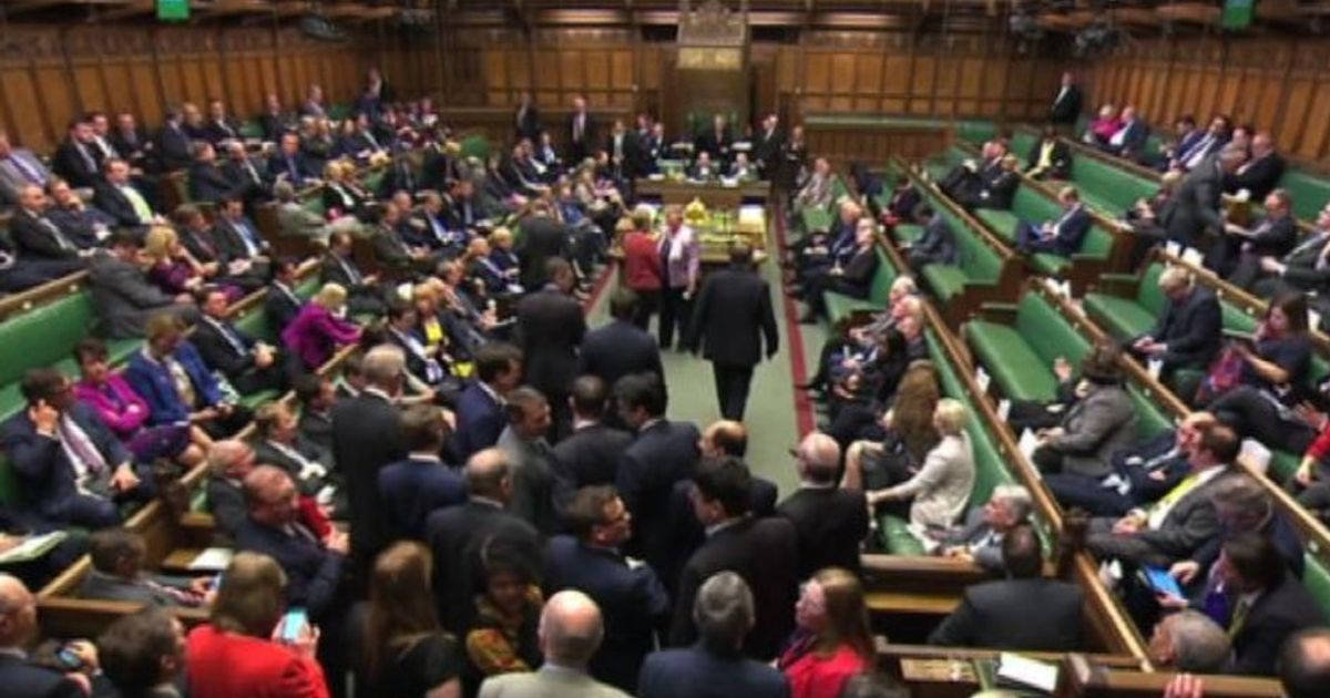 Gb, via libera del Parlamento a elezioni anticipate l’8 giugno