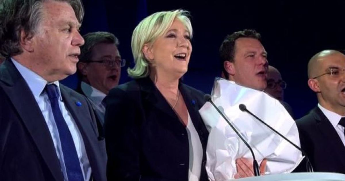 Eliseo 2017, Marine Le Pen attacca: Macron un fratricida sociale