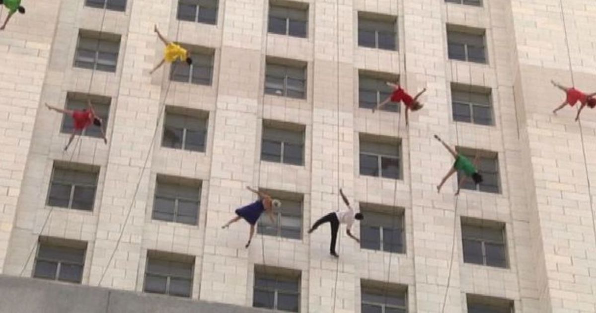 Los Angeles inaugura il La La Land Day con una danza in volo