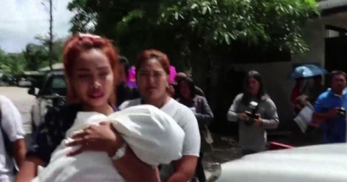 Thailandia, lo strazio della madre della bimba uccisa in diretta