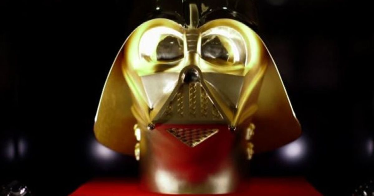 Giappone, in vendita una maschera di Darth Vader in oro massiccio