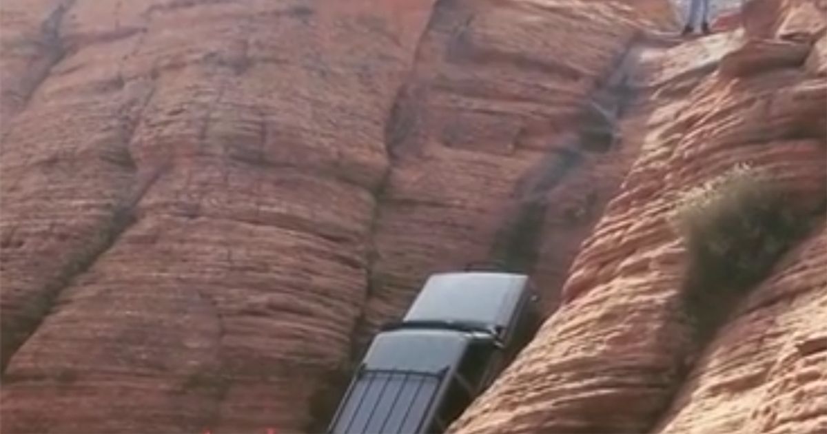 La jeep che scala la montagna esiste davvero, eccola!