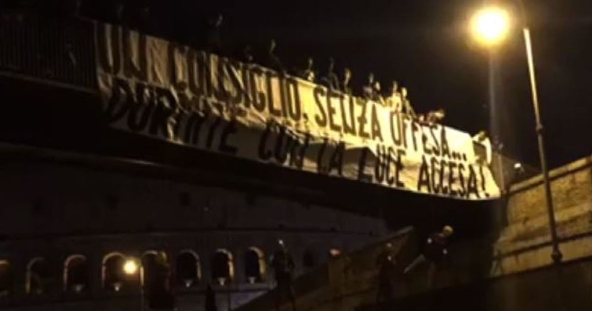 Manichini impiccati di De Rossi, Nainggolan e Salah al Colosseo