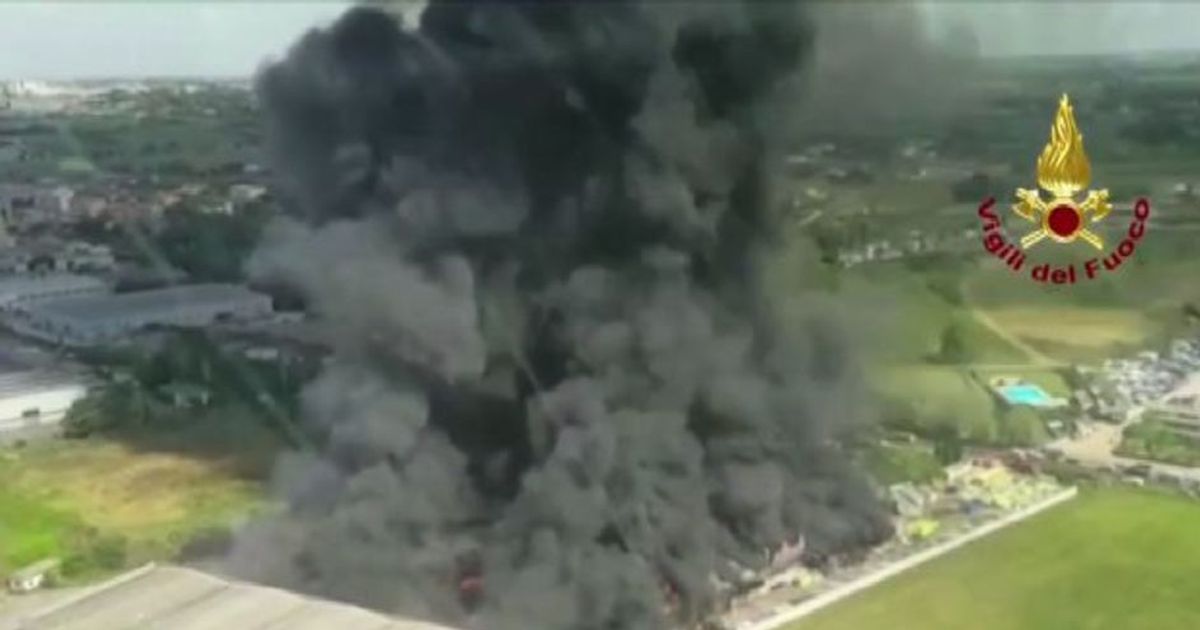 Incendio Pomezia, ora si teme emergenza amianto e diossine