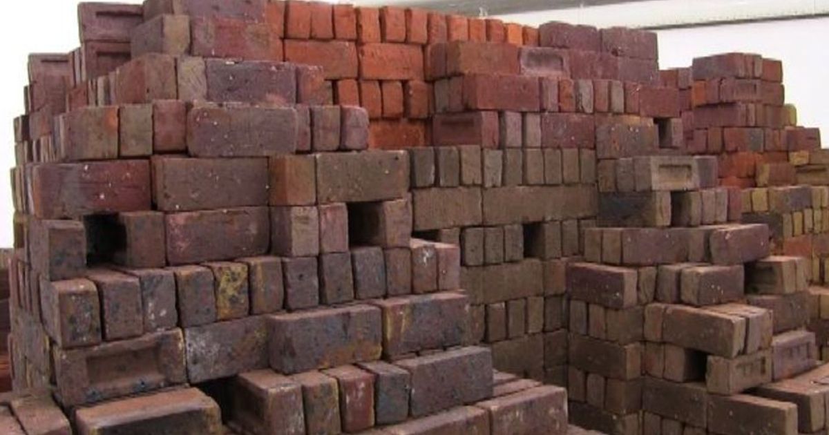 Tra lavoro e utopia: Elisabetta Benassi in Collezione Maramotti