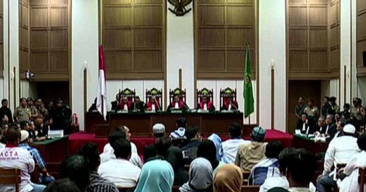 Indonesia, governatore cristiano in carcere per “blasfemia”