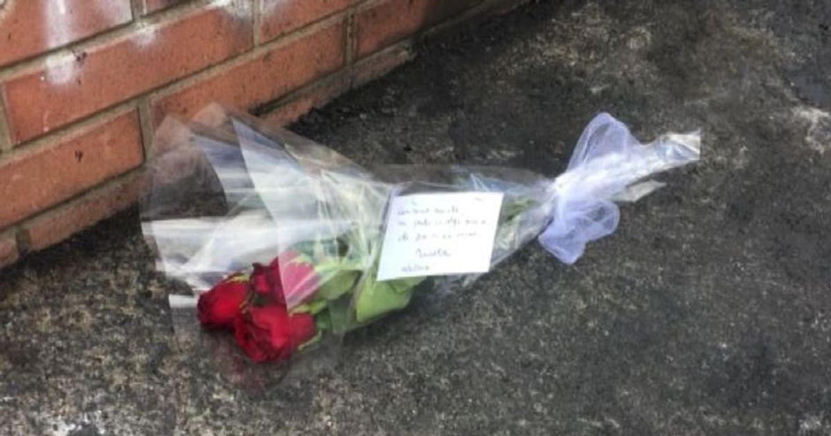 Roma, il piazzale dove è bruciato il camper dei rom già ripulito