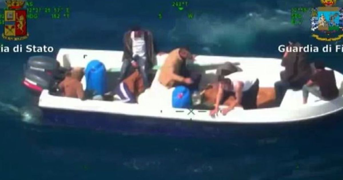 Migrante ucciso per un cappellino, due arresti a Catania