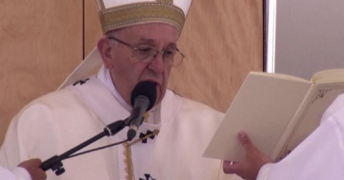 Il Papa proclama santi Francesco e Giacinta, pastorelli di Fatima