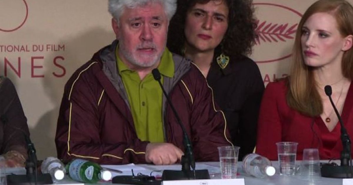 Cannes, Almodovar contro Netflix: Palma d’oro deve uscire in sala