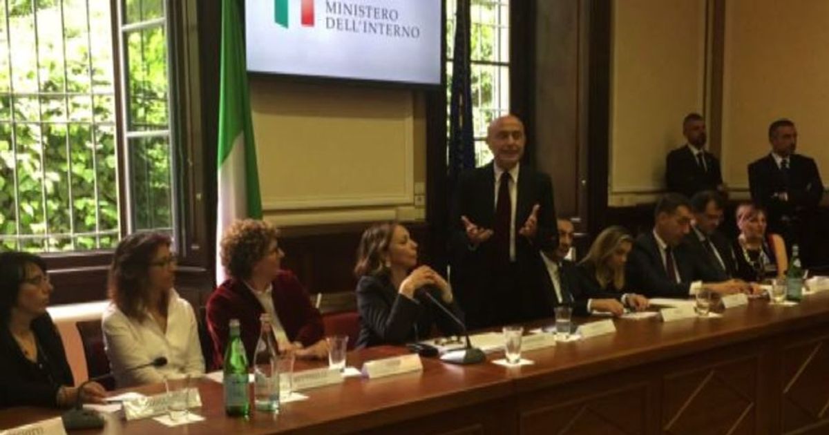Migranti, Minniti: oggi presentiamo modello Milano a Italia e Ue