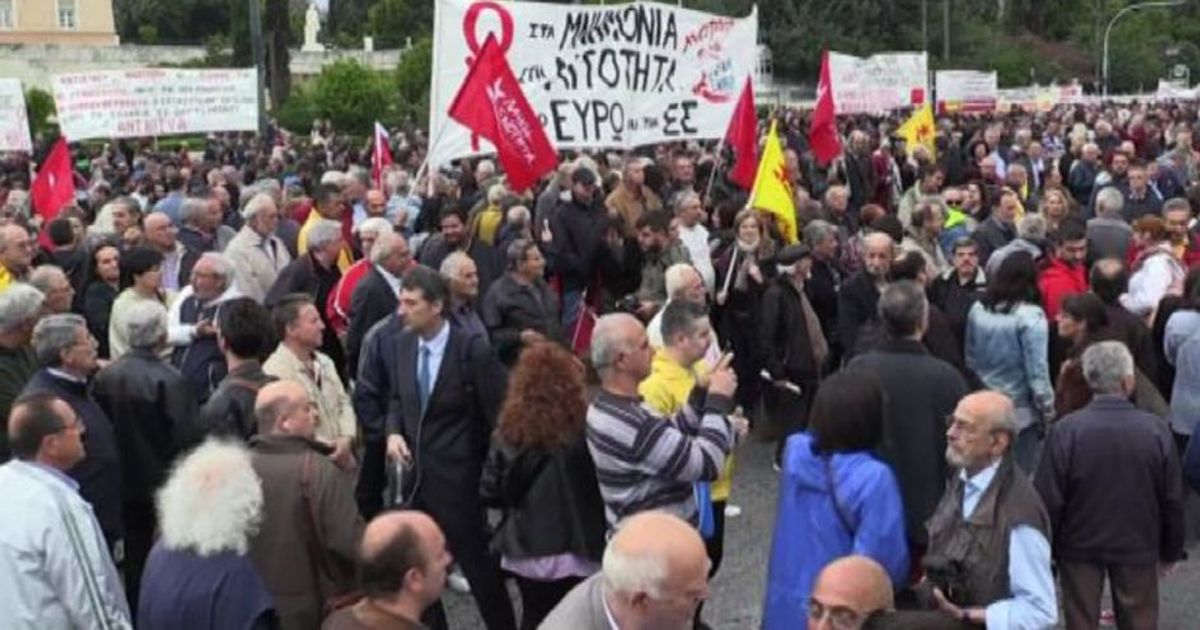 La Grecia scende di nuovo in piazza contro le misure di austerity