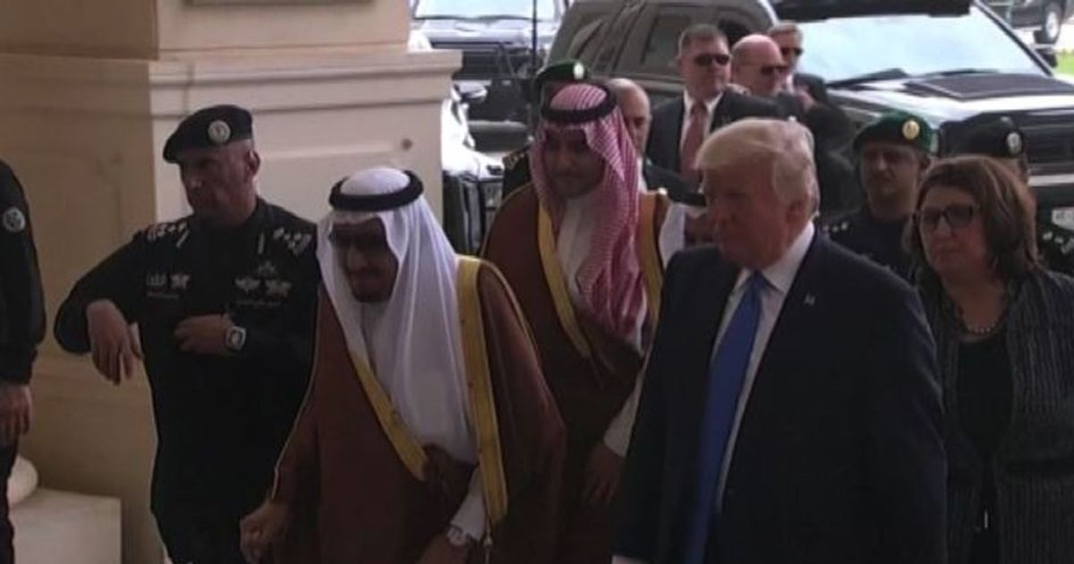 Usa, il presidente Trump è arrivato in Arabia Saudita