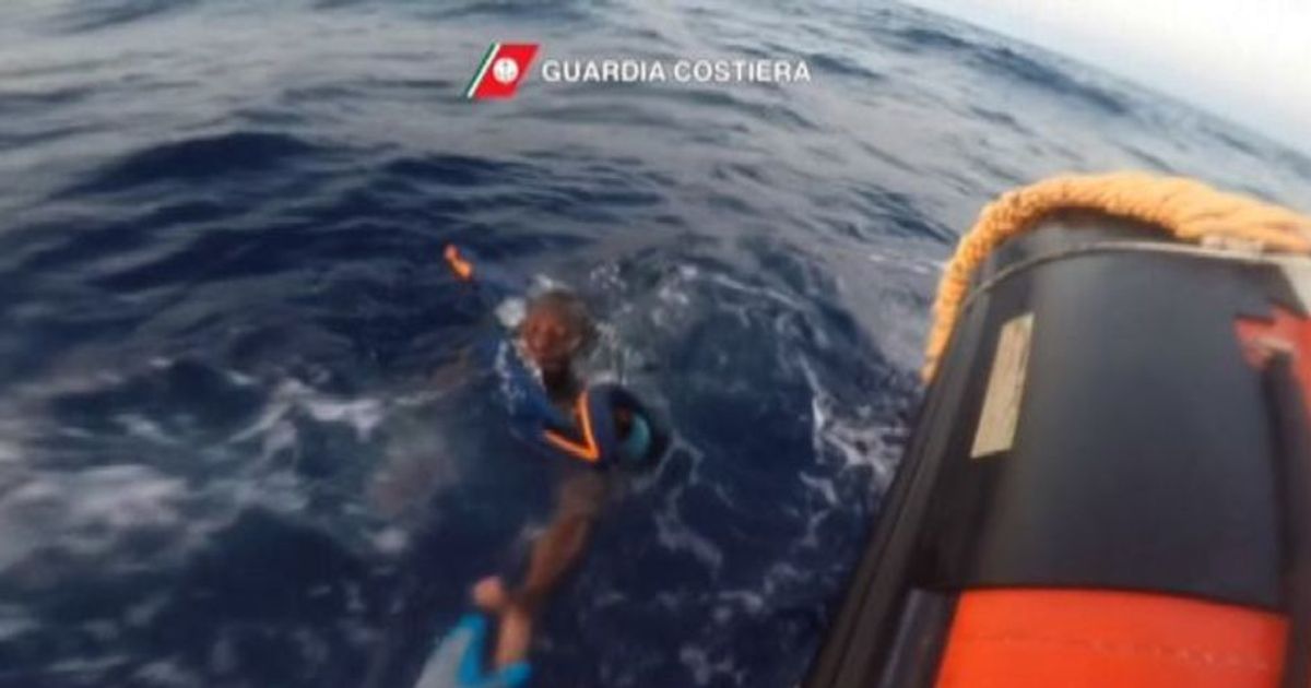 Migranti, Guardia Costiera: oltre 2100 salvataggi in 24 ore