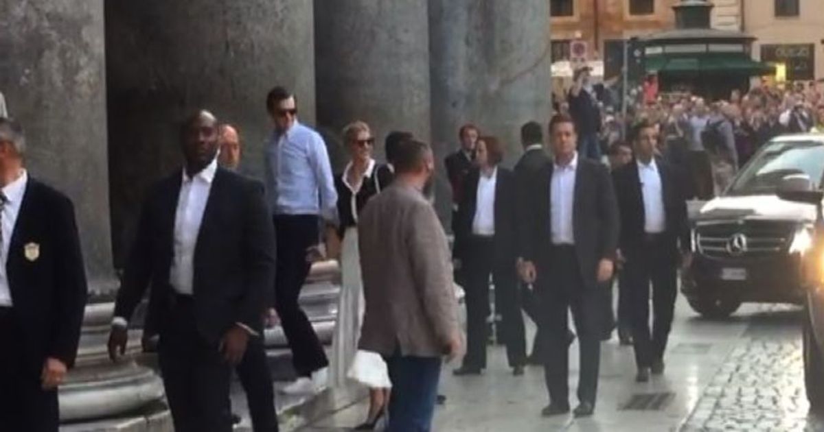 Ivanka Trump arriva al Pantheon con il marito Jared