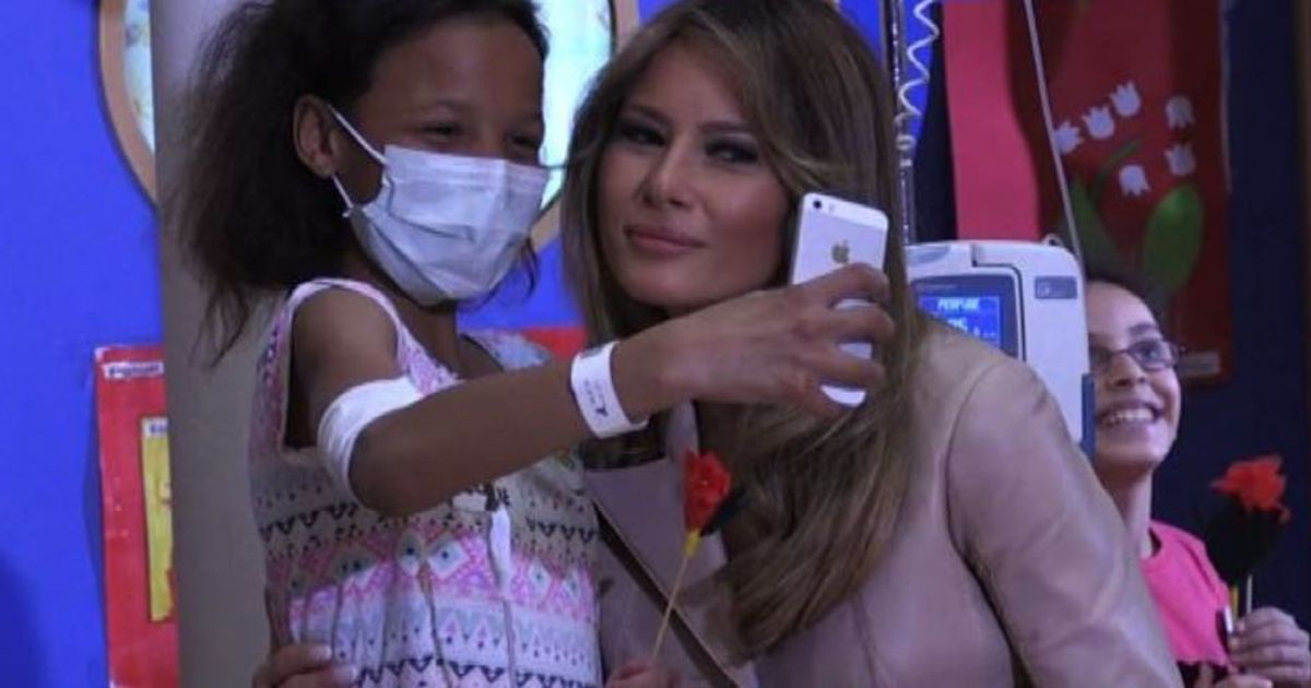 Bruxelles, Melania Trump di nuovo tra i bambini malati