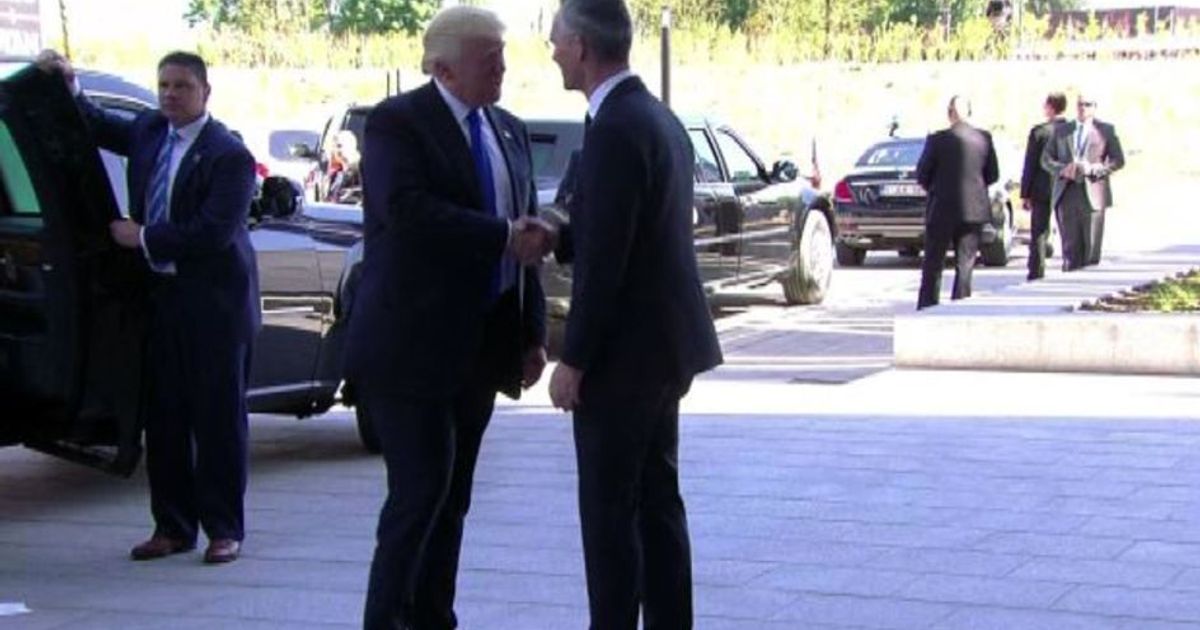 Trump arriva al quartier generale Nato per il suo primo summit