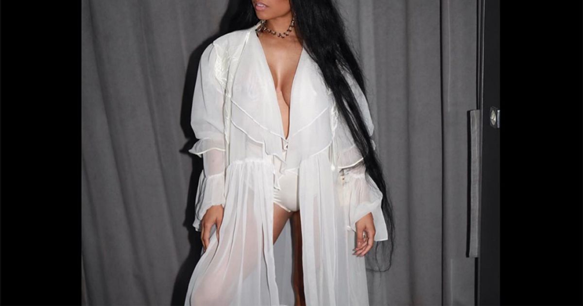 Nicki Minaj accetta la sfida e paga le tasse universitarie per i suoi fan