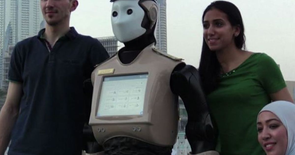 Expo 2020, a Dubai presentato il primo robot poliziotto